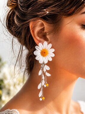 earring day , marguerite , boucle doreille